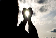 问鼎娱乐官网：Singlife赞助我国英式女篮队 共庆新加坡建国60周年.